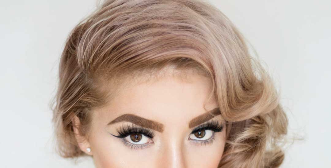 Easy Steps to Using False Eyelashes