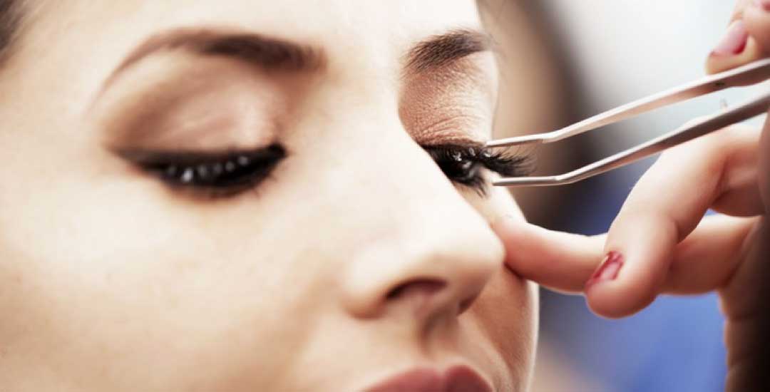 Appear Natural Beautiful With Eyelashes