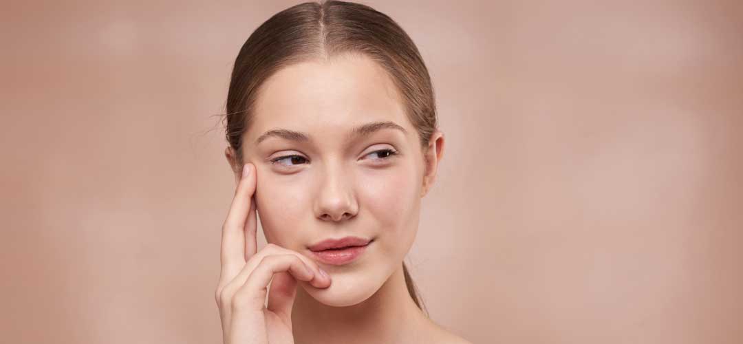 How to Remove False Eyelashes That Are Used