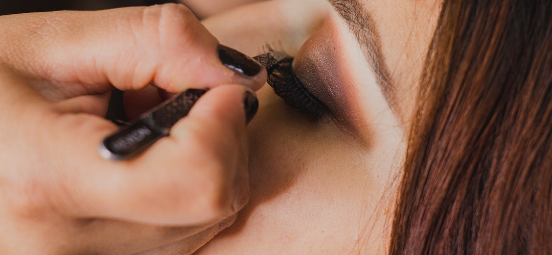 How To Care For False Eyelashes
