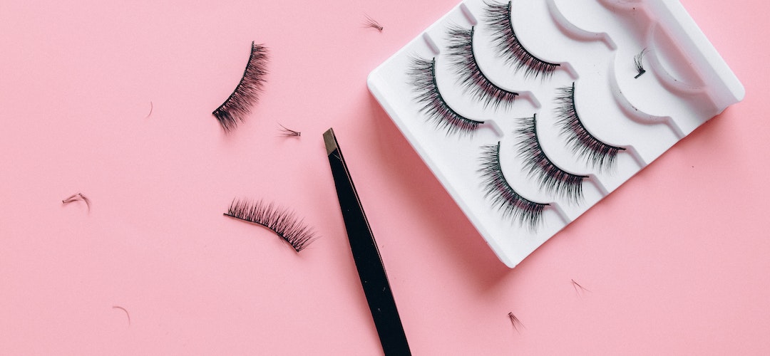 Habits that make eyelashes fall out