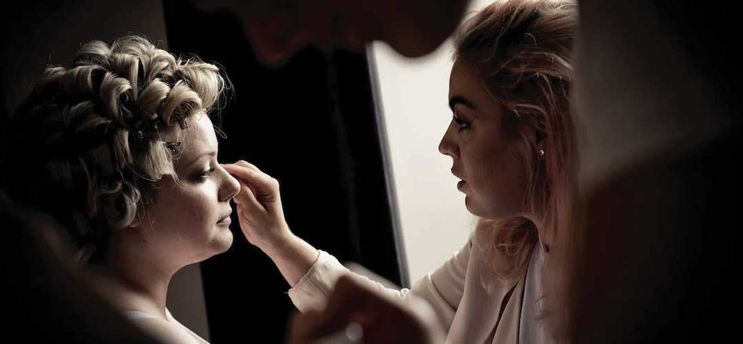 How to Remove False Eyelash Glue