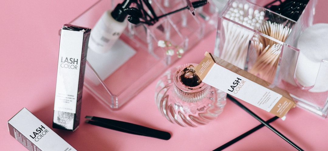 How to choose the best false eyelashes glue