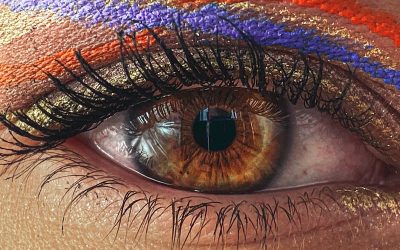 False Eyelashes That Become the Center of Attention